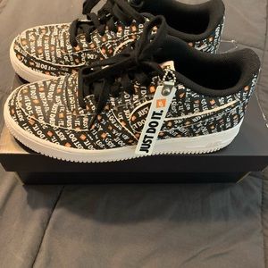 YOUTH SIZE 7 NIKE Air Force one
